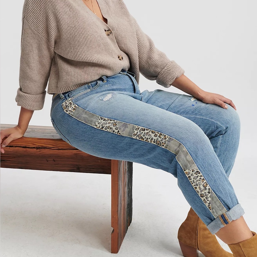 Anthropologie‎ Pilcro cheetah patchwork trim distressed The Slim Boyfriend Jeans